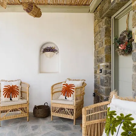 Paralia - Seaside * Айя-Ирини-Парос